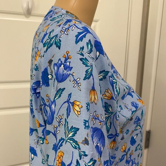 Women's Button Down Floral Dress. Blue. Small. Lightweight. Comfy. ResortWear. - Picture 10 of 15